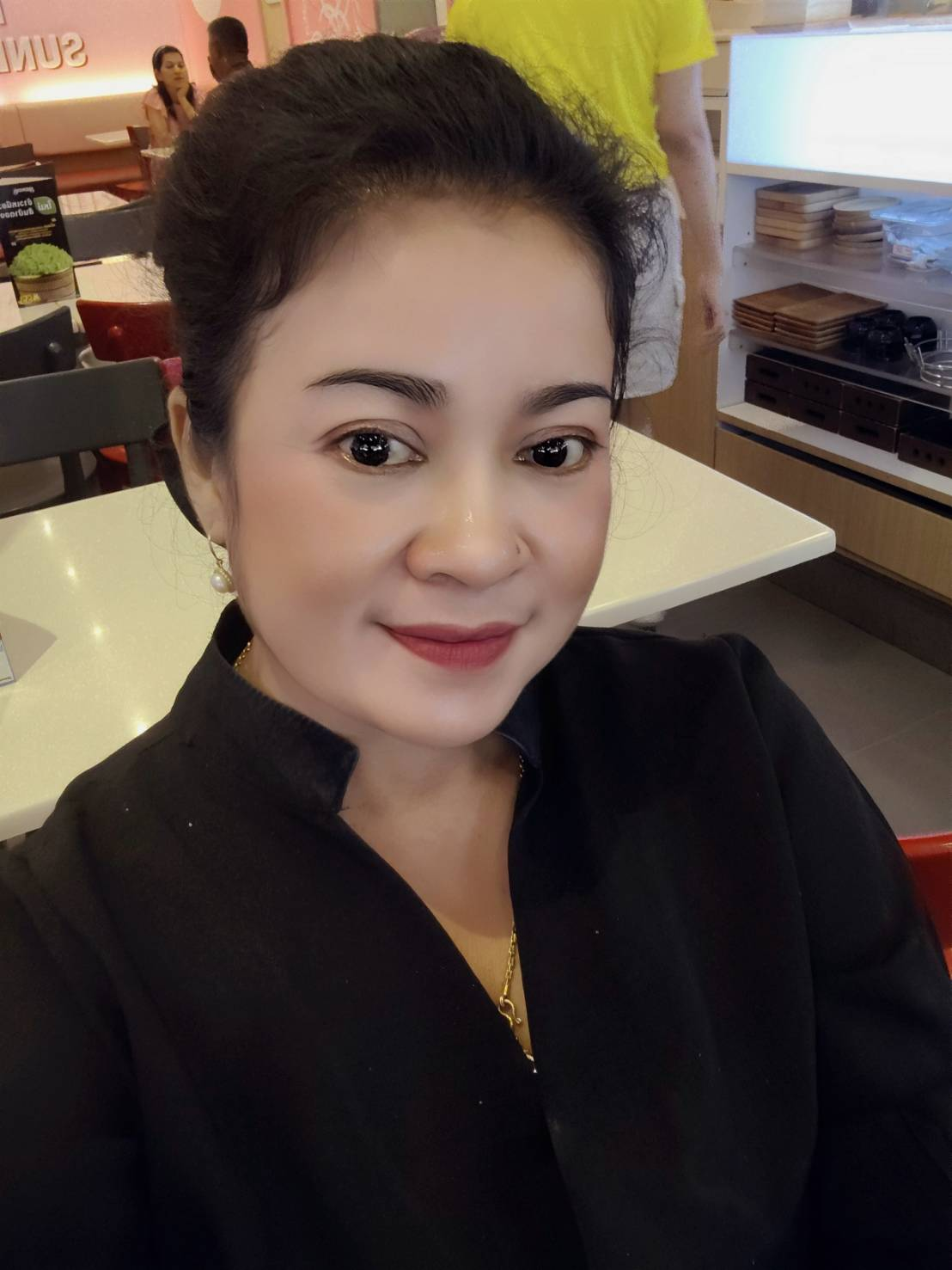 ดีเจจัดรายการ